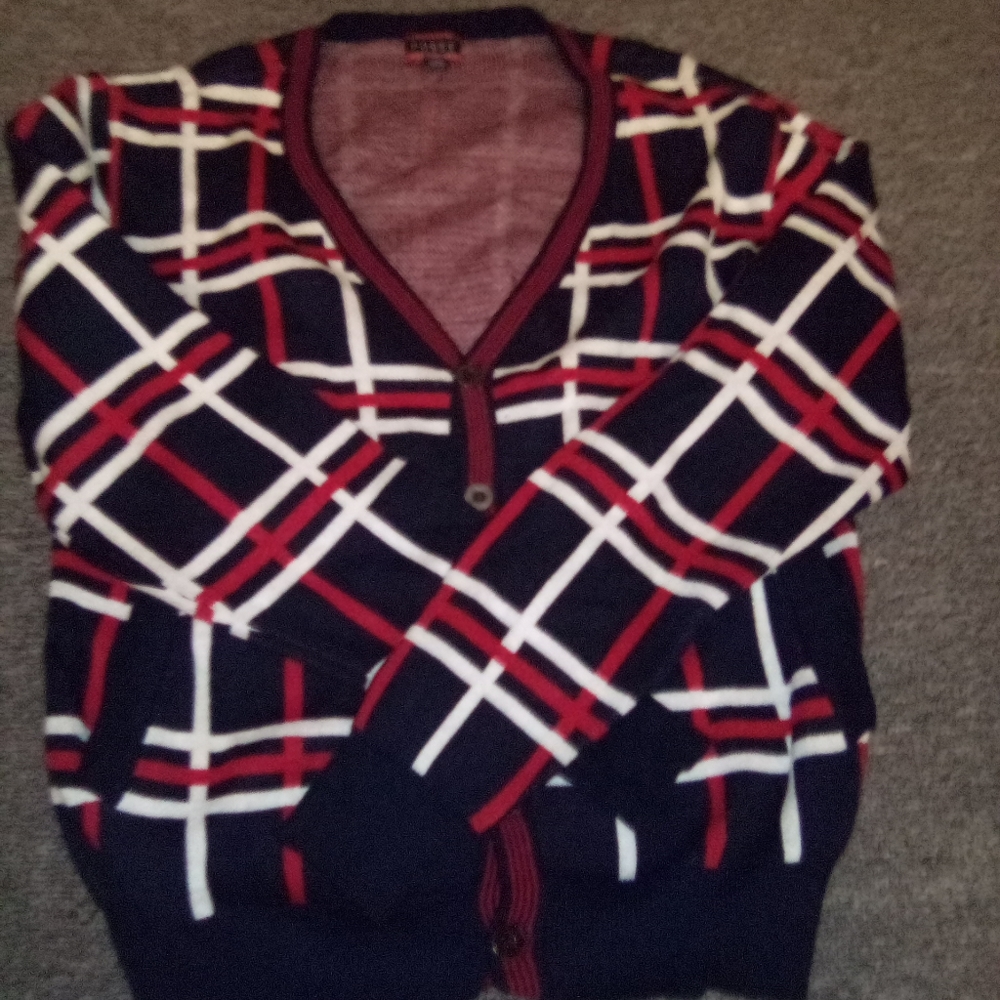 Sweater - Picture 2 of 3